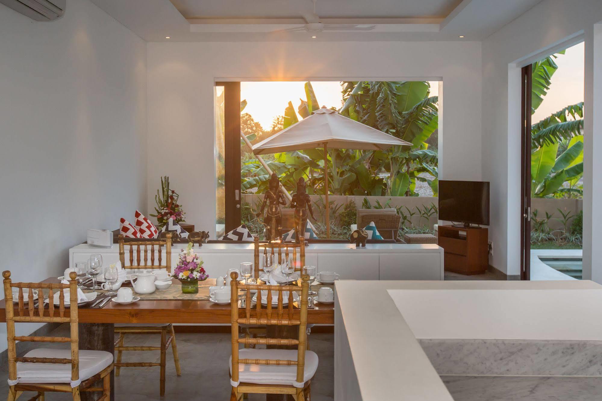 Gajah Villas Bali By Nagisa Bali เซมินยัค ภายนอก รูปภาพ